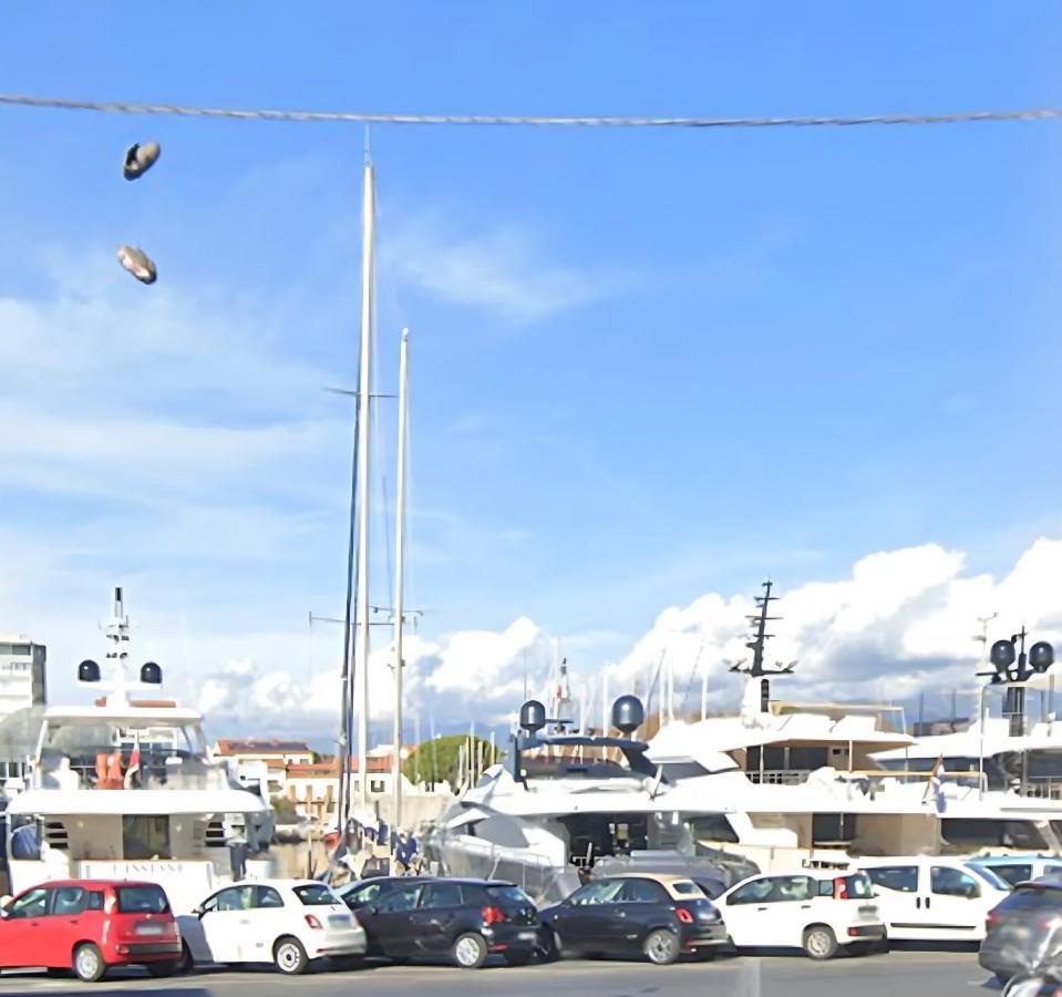 Villa Valentina Versilia เวียเรจโจ ภายนอก รูปภาพ